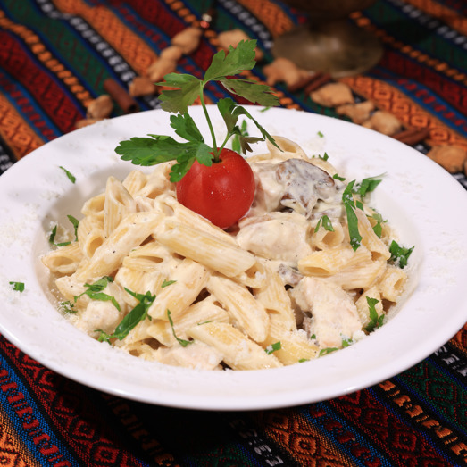Kremalı Tavuklu Penne