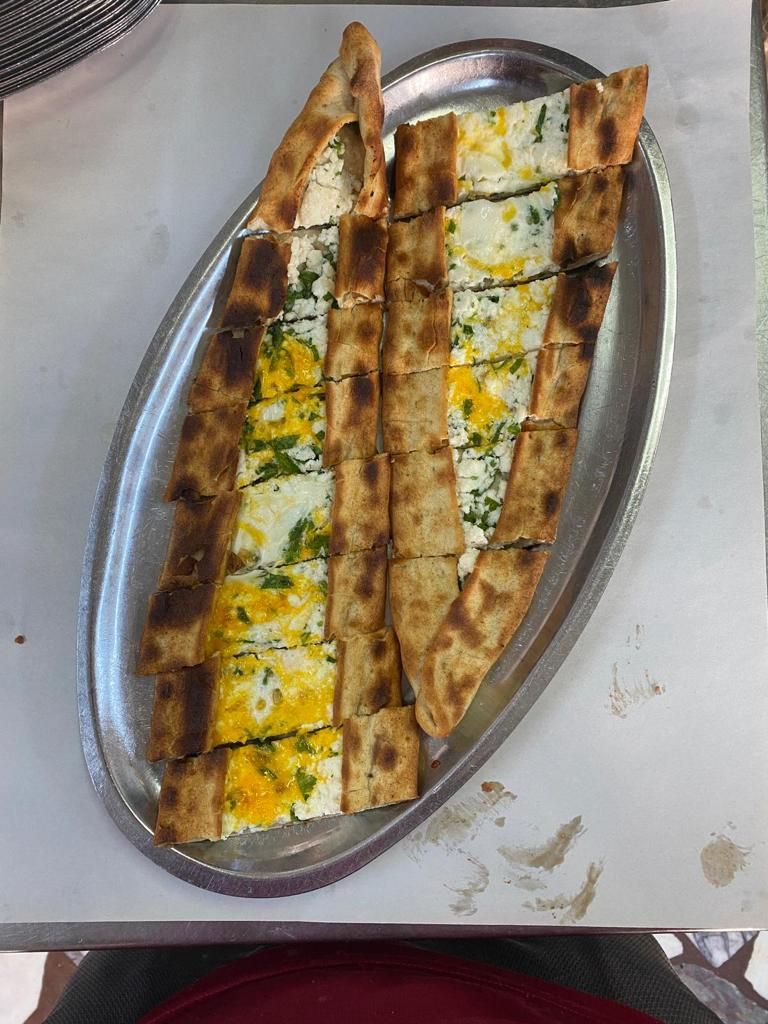 Beyaz Peynirli Yumurtalı Pide
