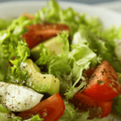 Avokadolu Salata