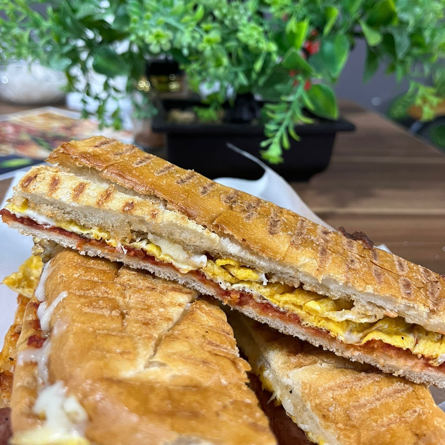 Kaşarlı Omletli Tost Menü