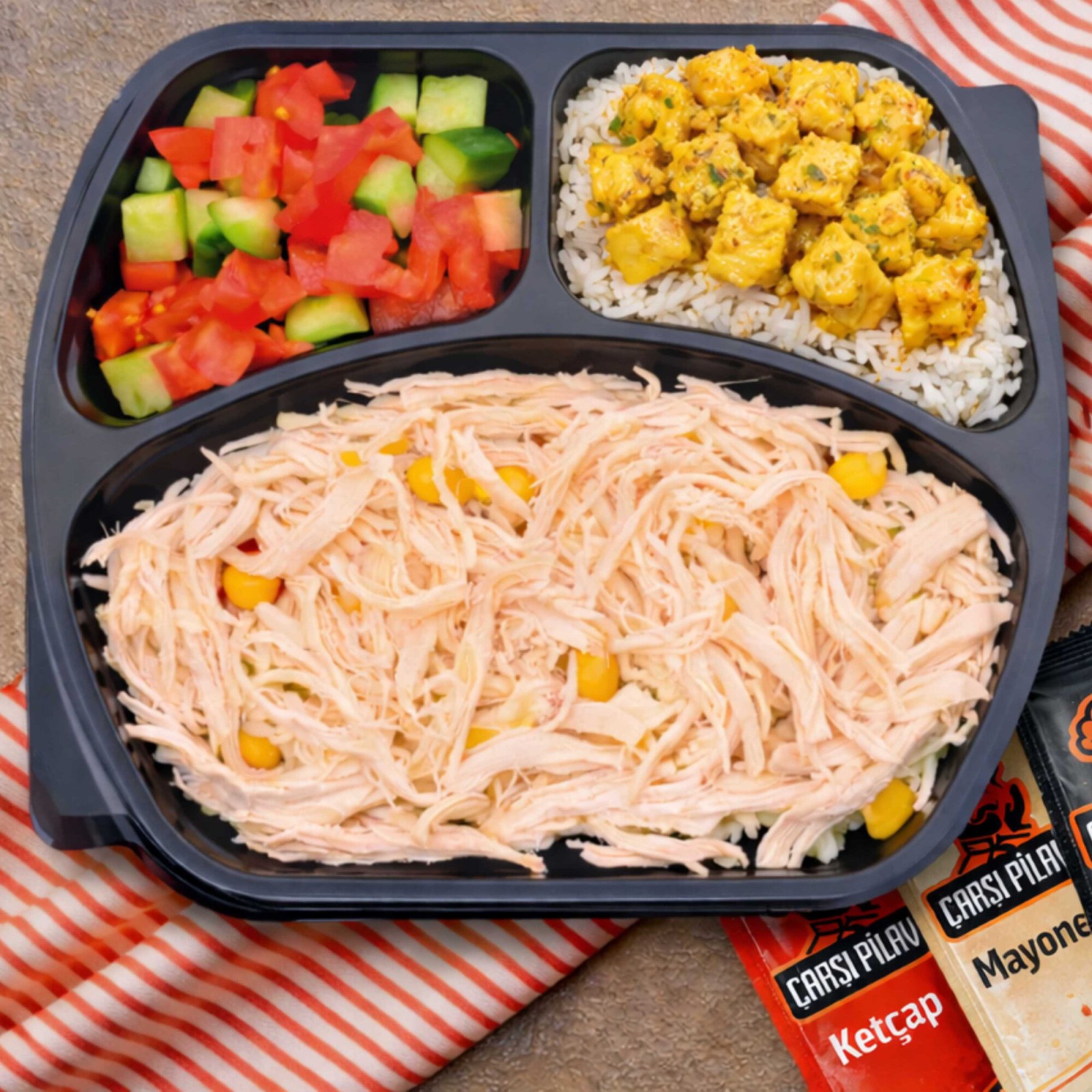 1.5 Mix - Sade Tavuklu & Kekikli Köri Soslu Tavuklu Pilav