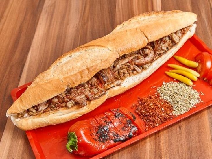 Tam Ekmek Arası İzmir Usulü Kokoreç +Coca Cola 330Ml