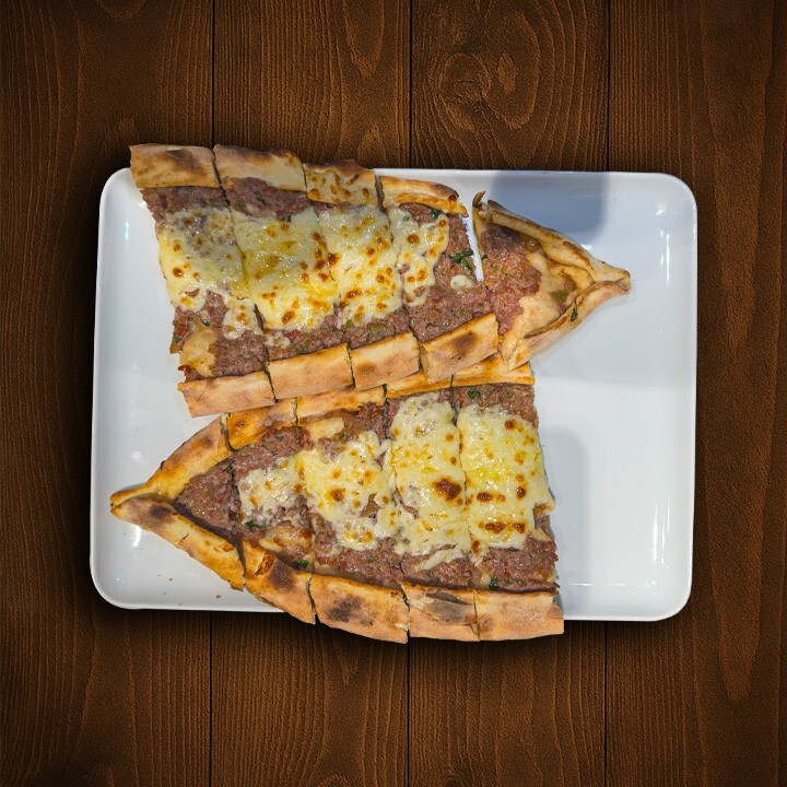 Kıymalı Kaşarlı Pide