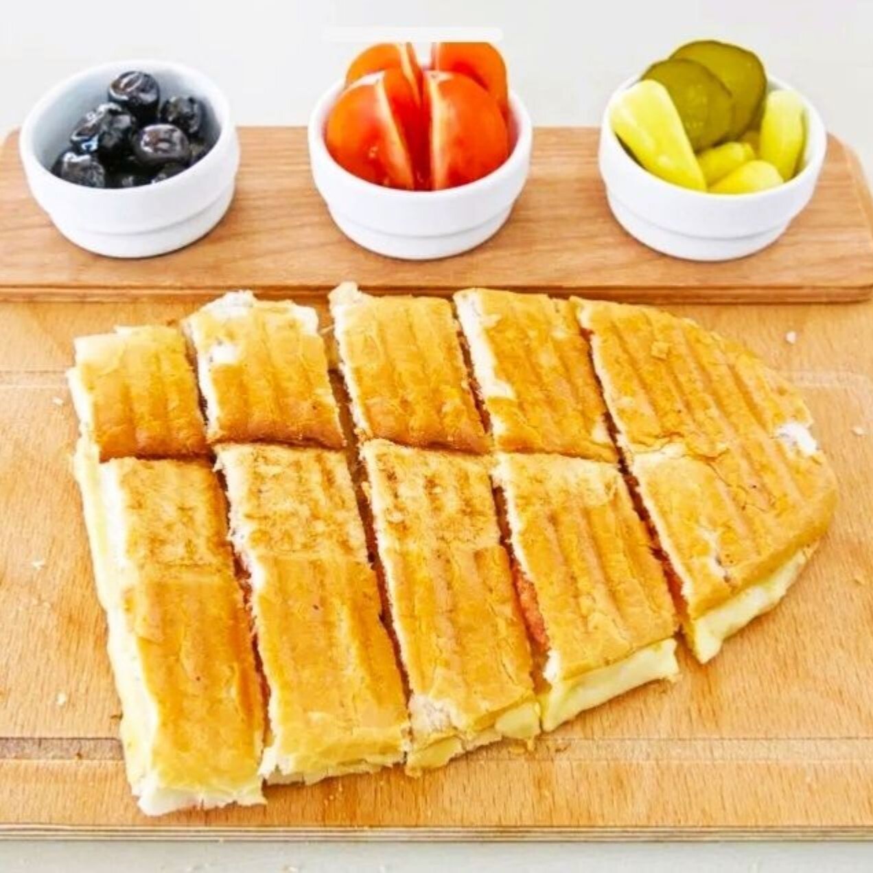 Sosisli Kaşarlı Tost
