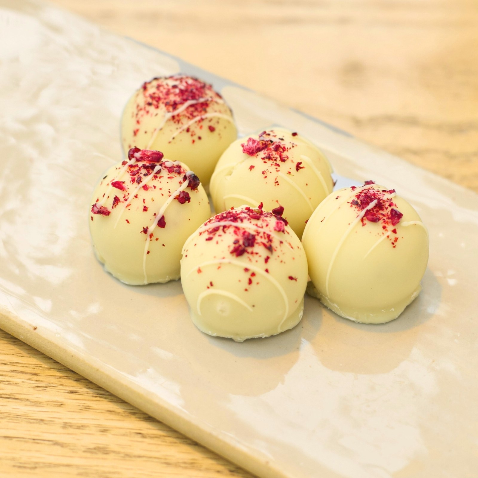 White Chocolate Berry Truffle (3'lü)
