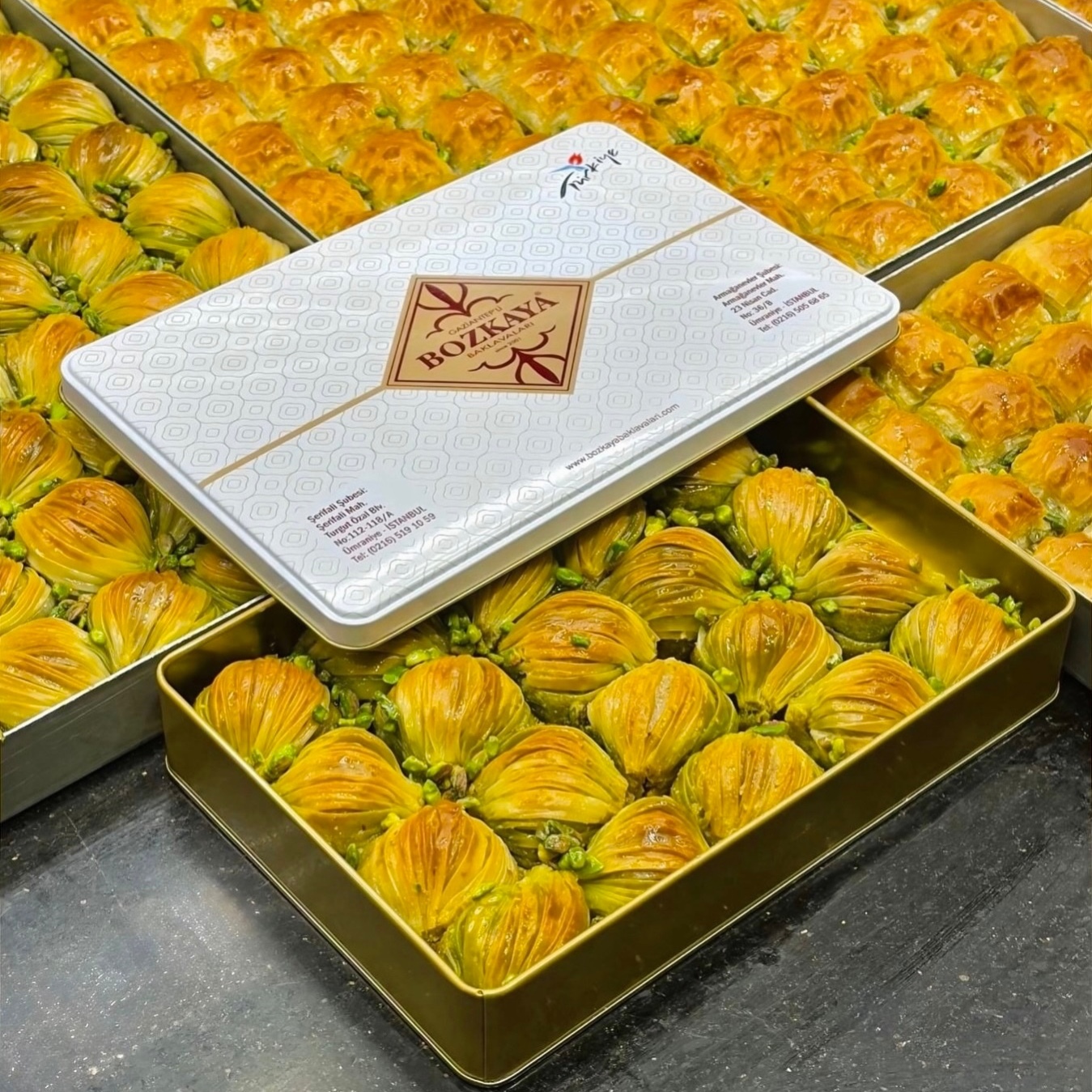 Fıstıklı Midye Dolma Hediyelik Kutu 20 Adet (1.650 gr.)