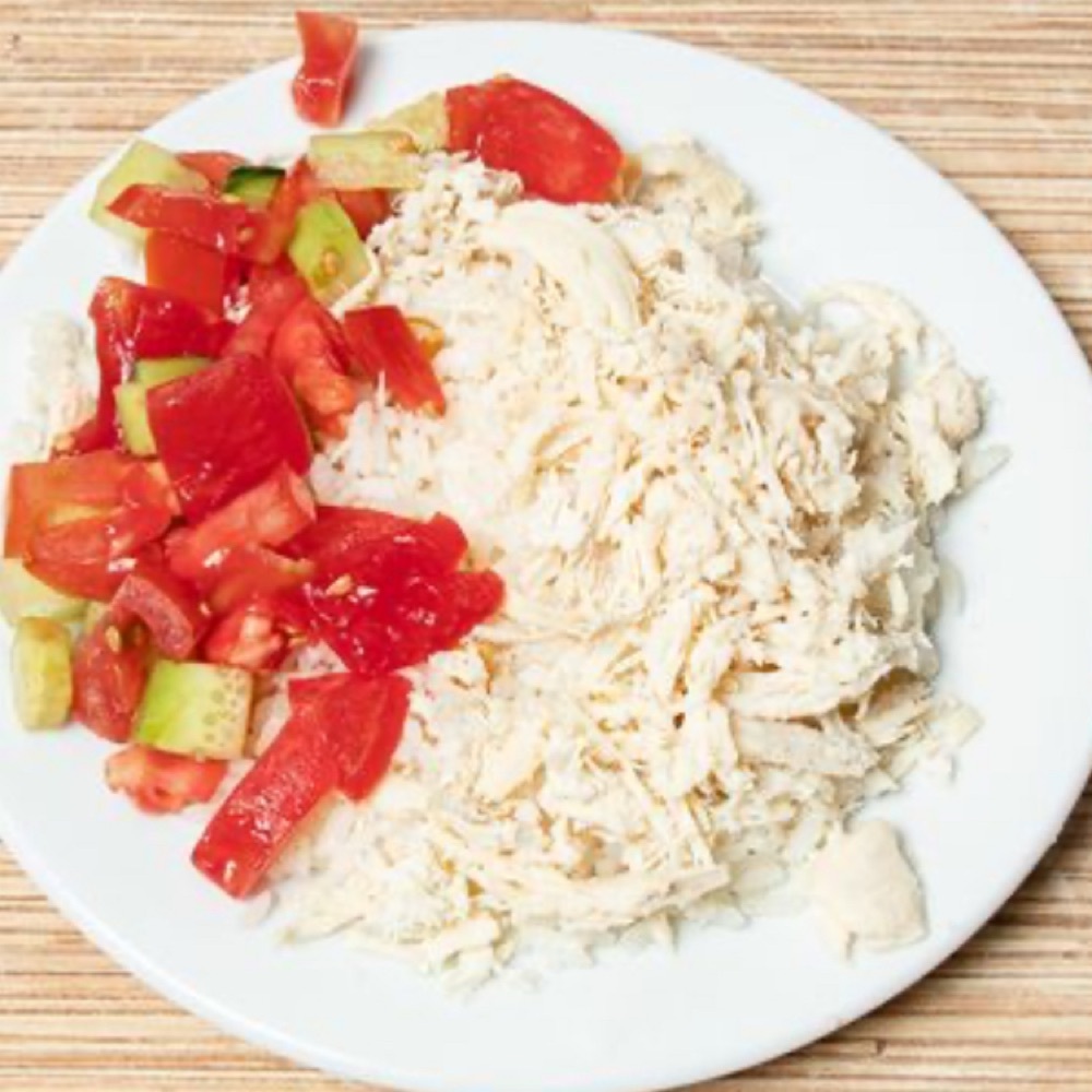 Tereyağlı Tavuklu Salatalı Pilav