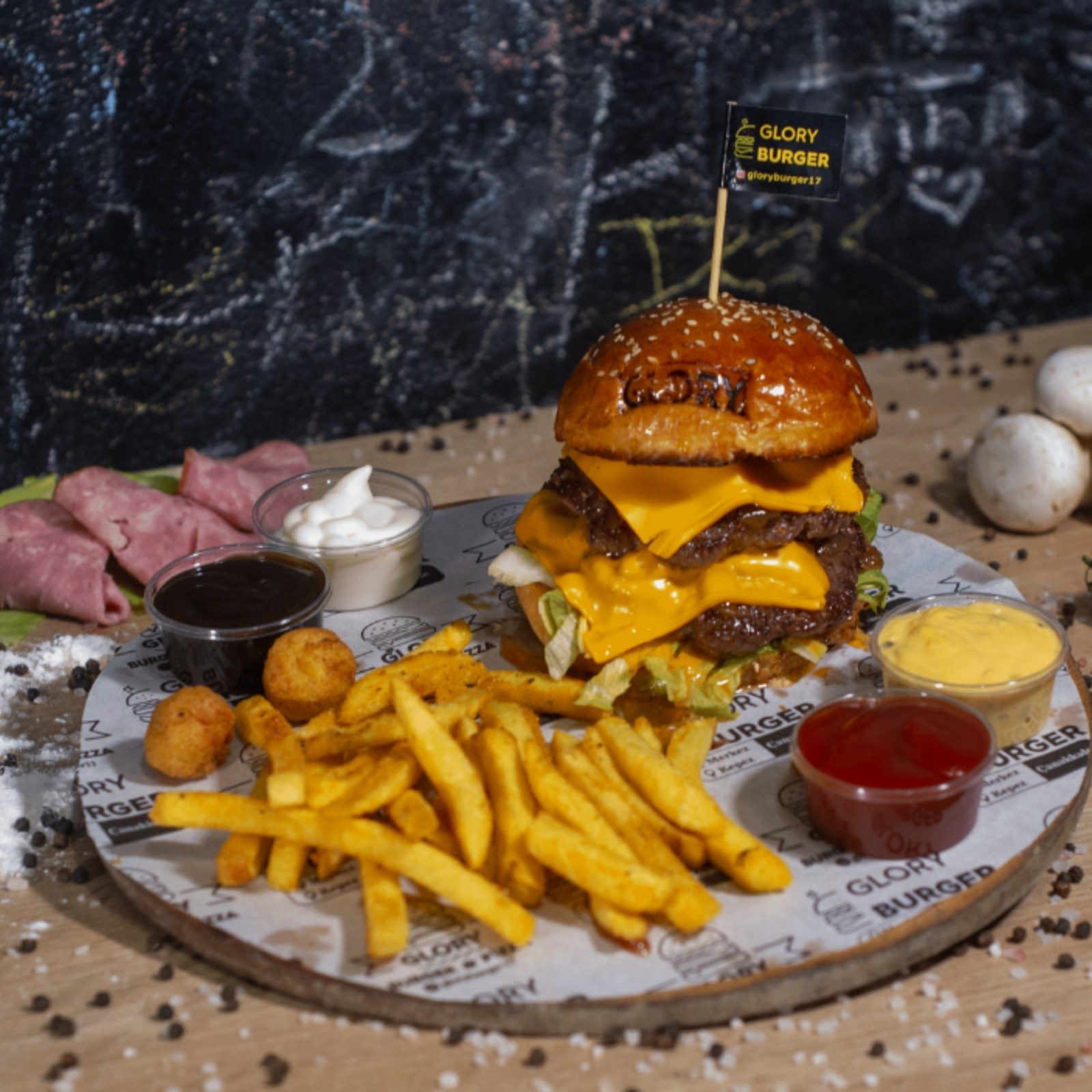 Glory Mega Cheese Burger