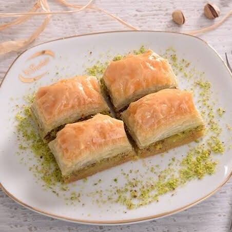 Fıstıklı Klasik Baklava (1.5 Kg)