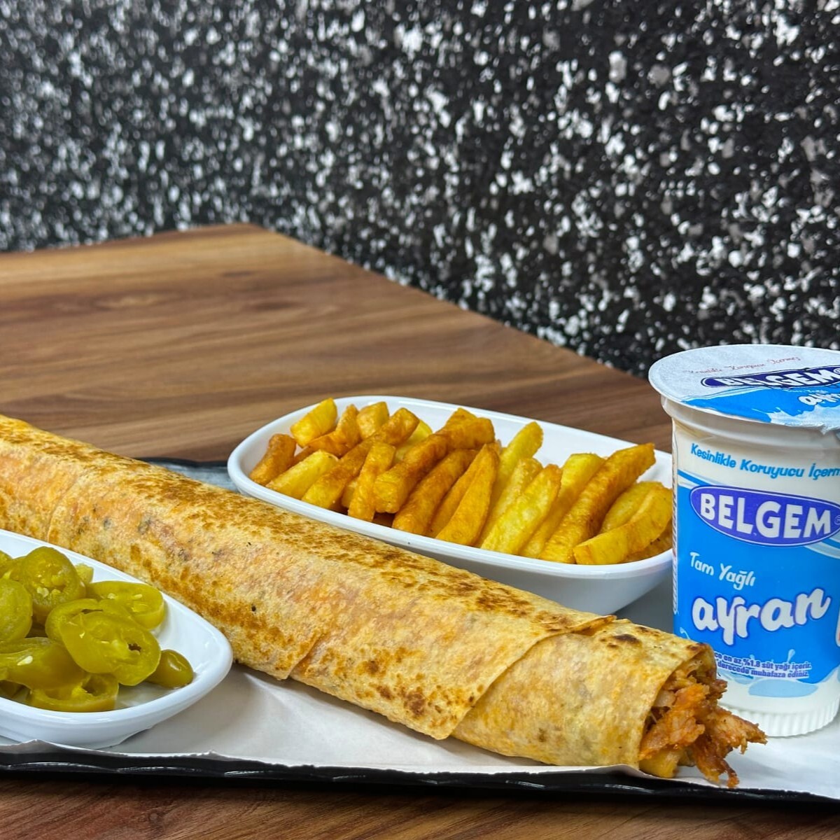 Hatay Usulü Tavuk Döner Ayran Menü