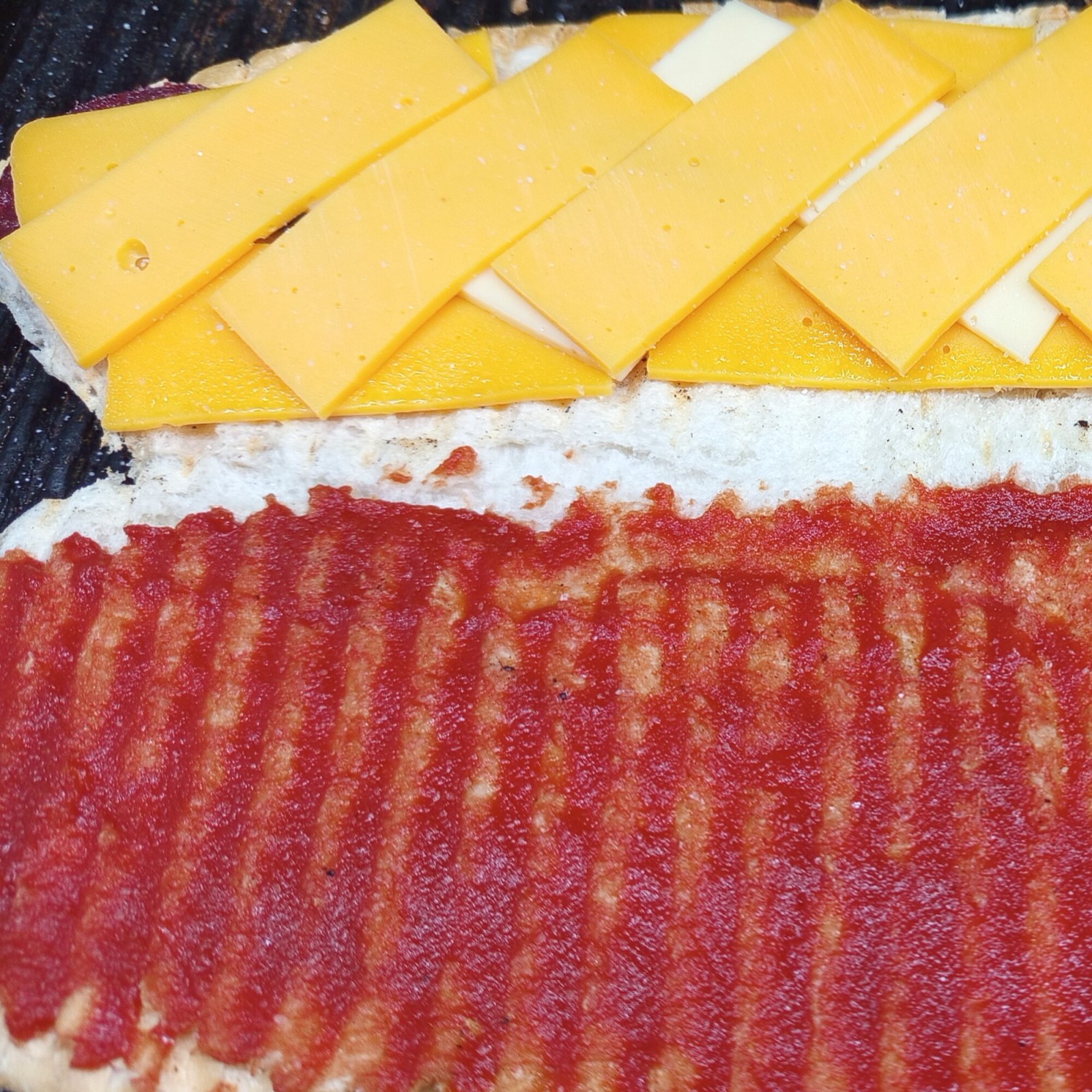 Çedar Ve Kaşarlı Tost