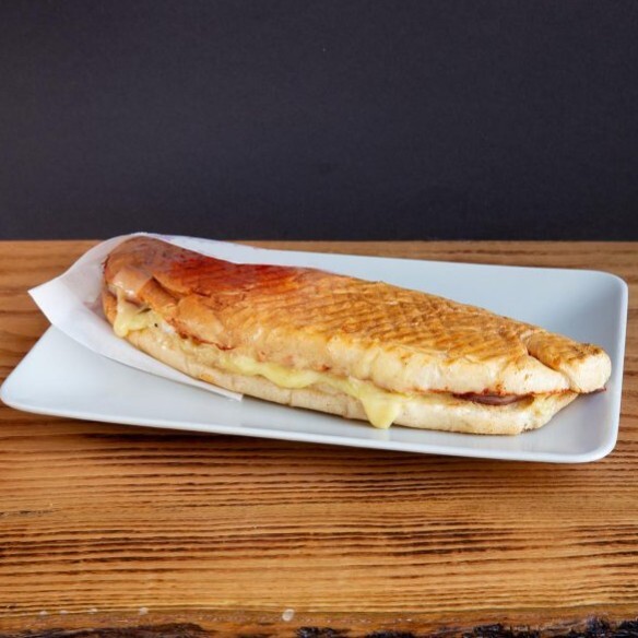 Sandviç Karışık Tost+ 330 Ml. Coca Cola