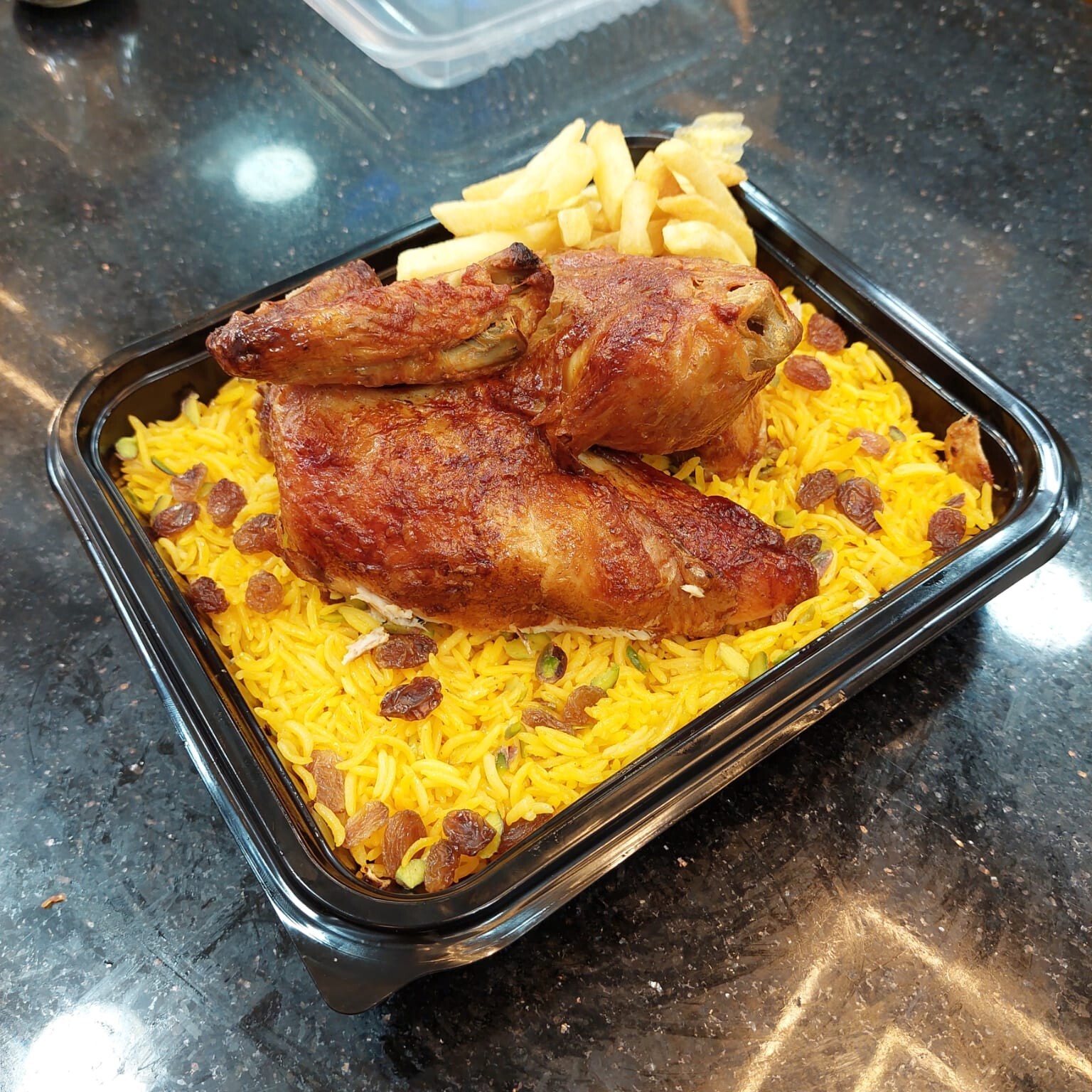 Biryani Pilav Üstü Yarım Tavuk