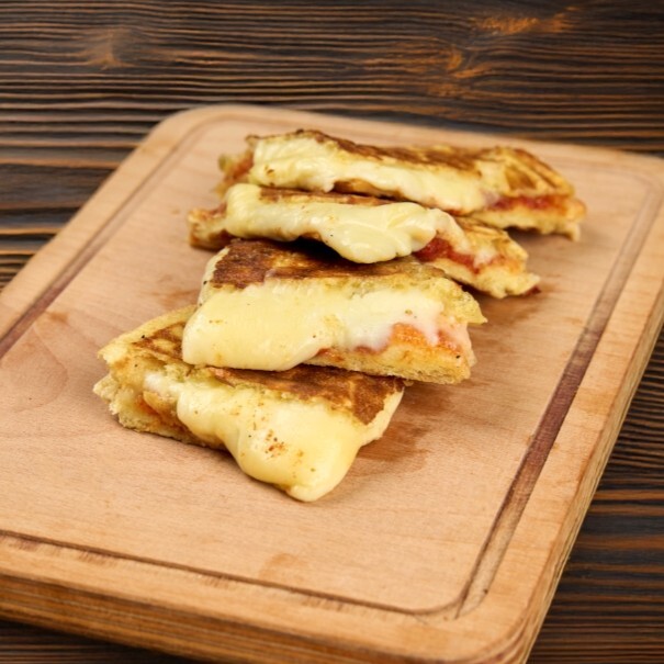 Bazlama Double Kaşarlı Tost