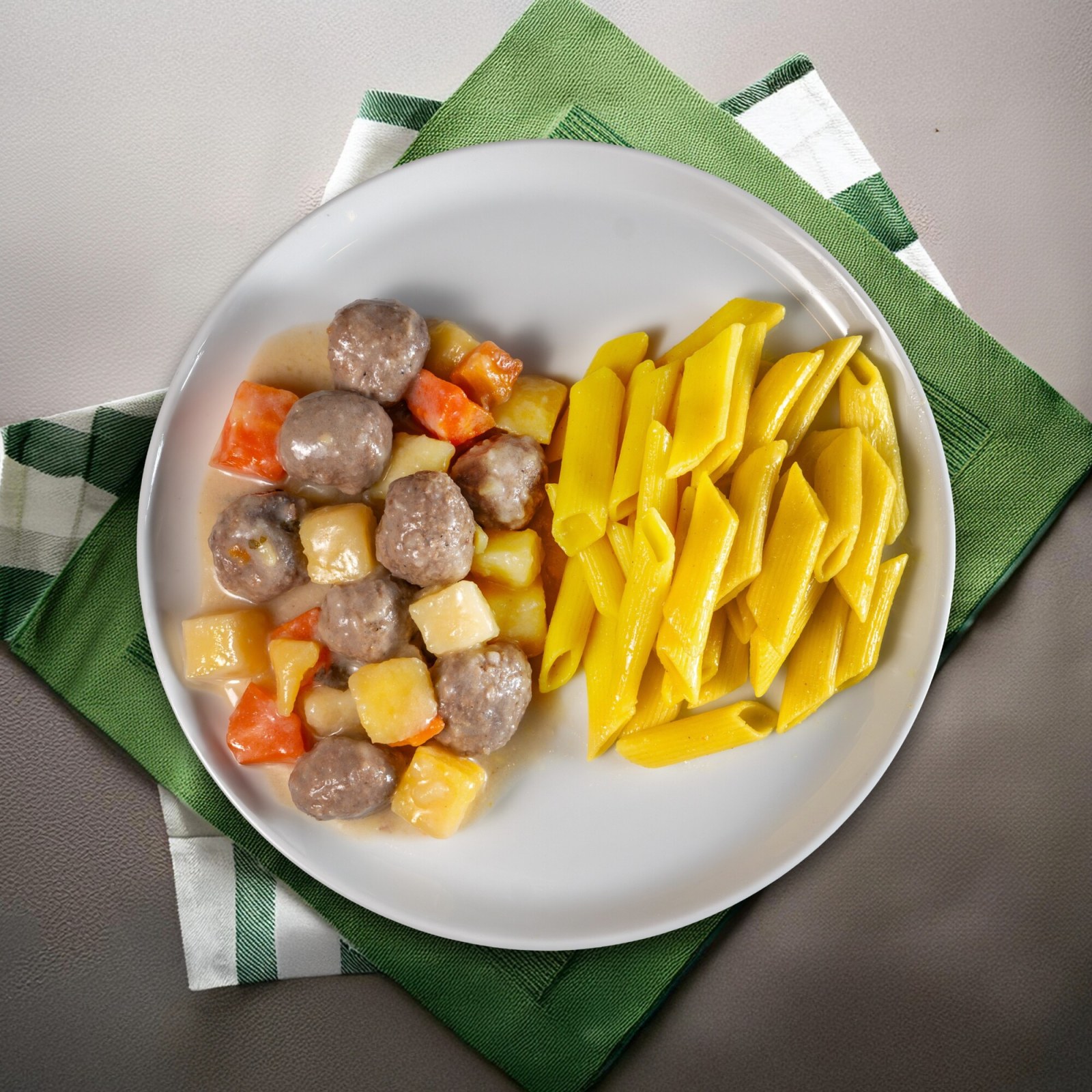 Ekşili Köfte & Penne Makarna