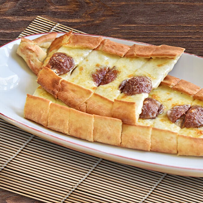 Sucuklu Kaşarlı Pide + Kemalpaşa