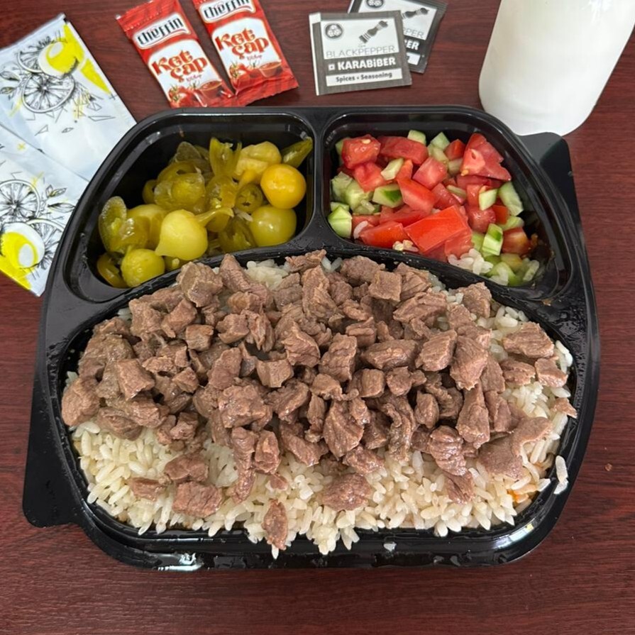 1.5 Kavurmalı Pilav ( İlik sulu ) + Ayran + Salata