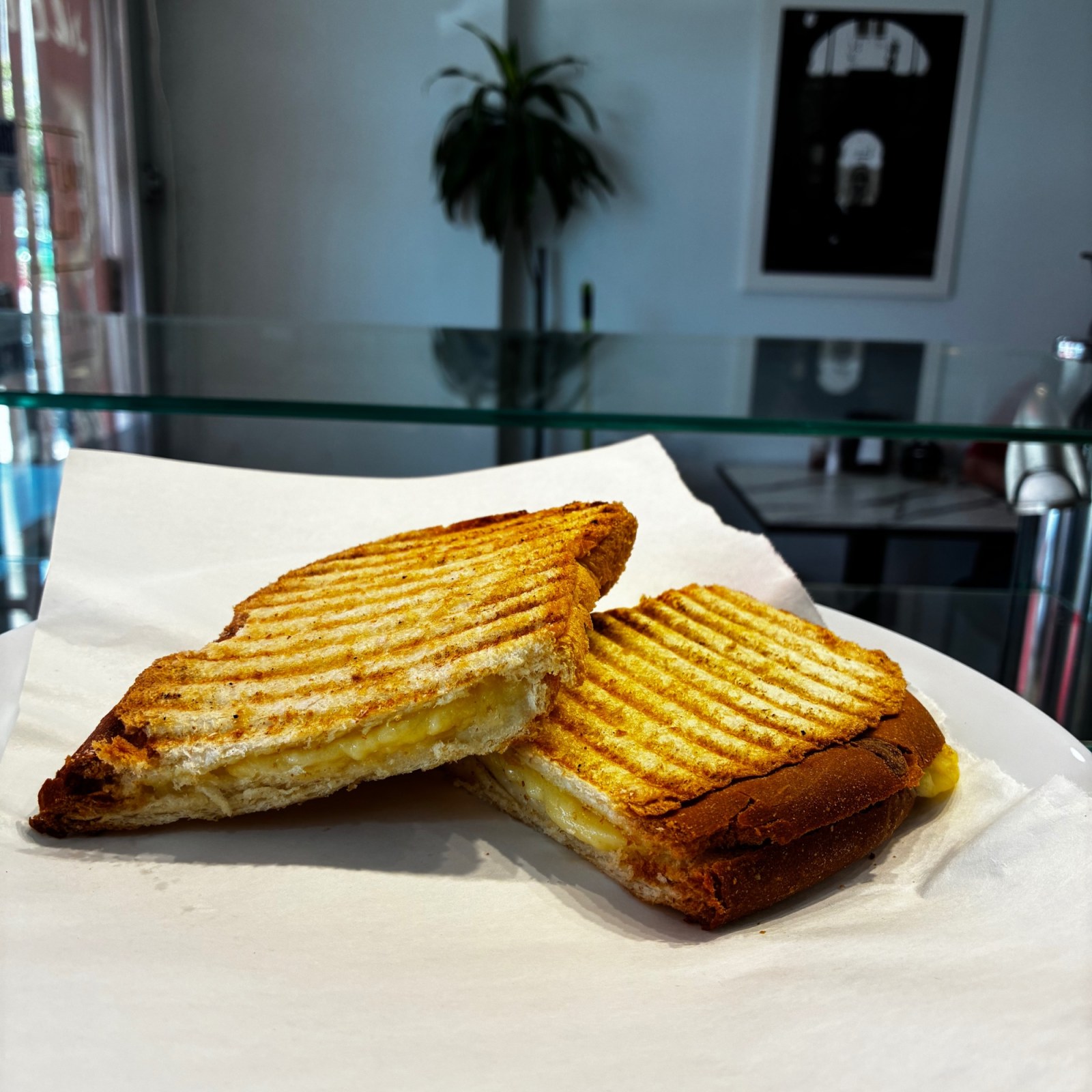 Kaşarlı Tost (Ayvalık Tost Ekmeğine)
