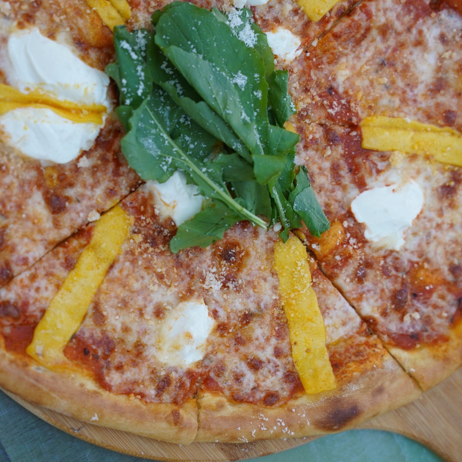 4 Peynirli Pizza