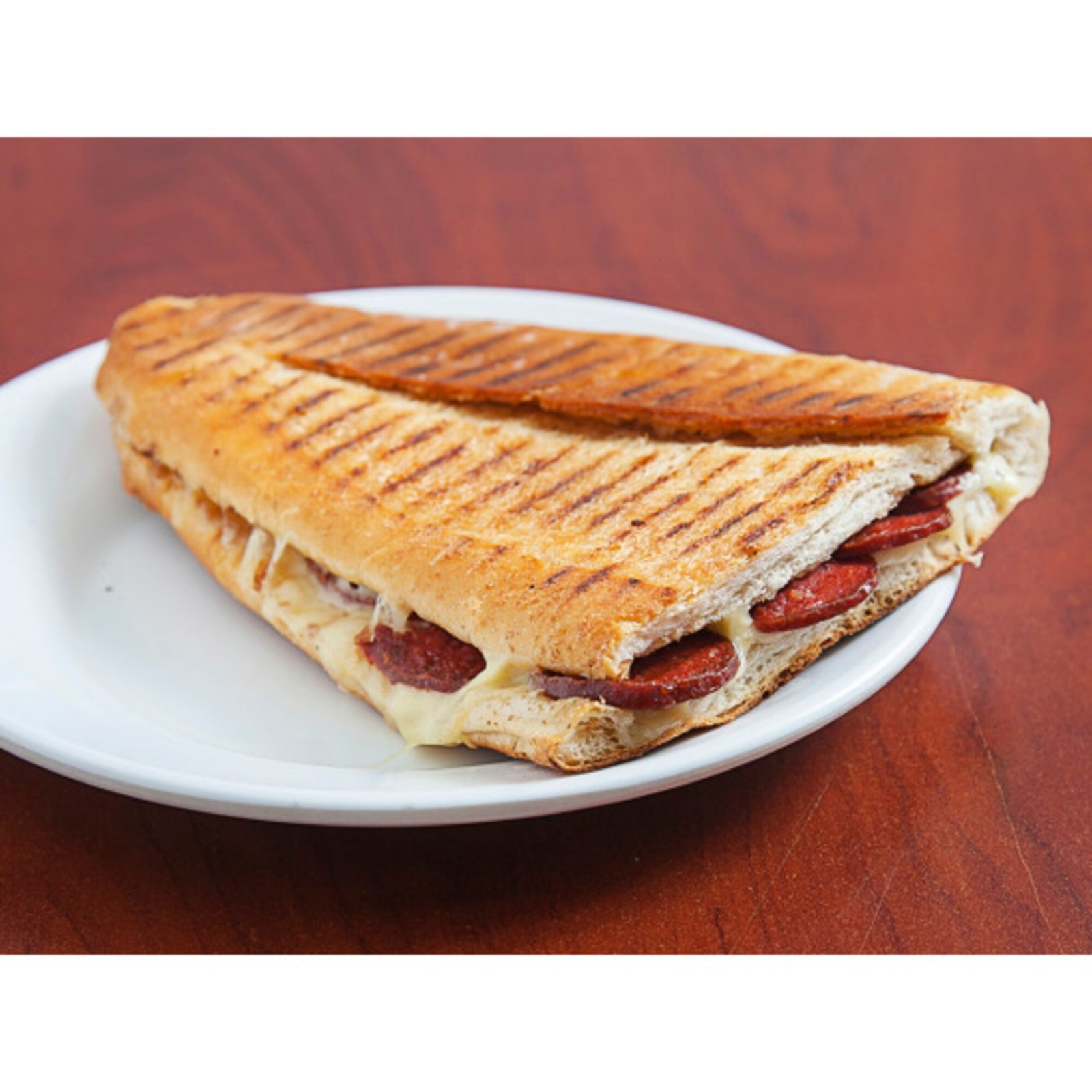2 Yarım Ekmek Sucuklu Tost Menü