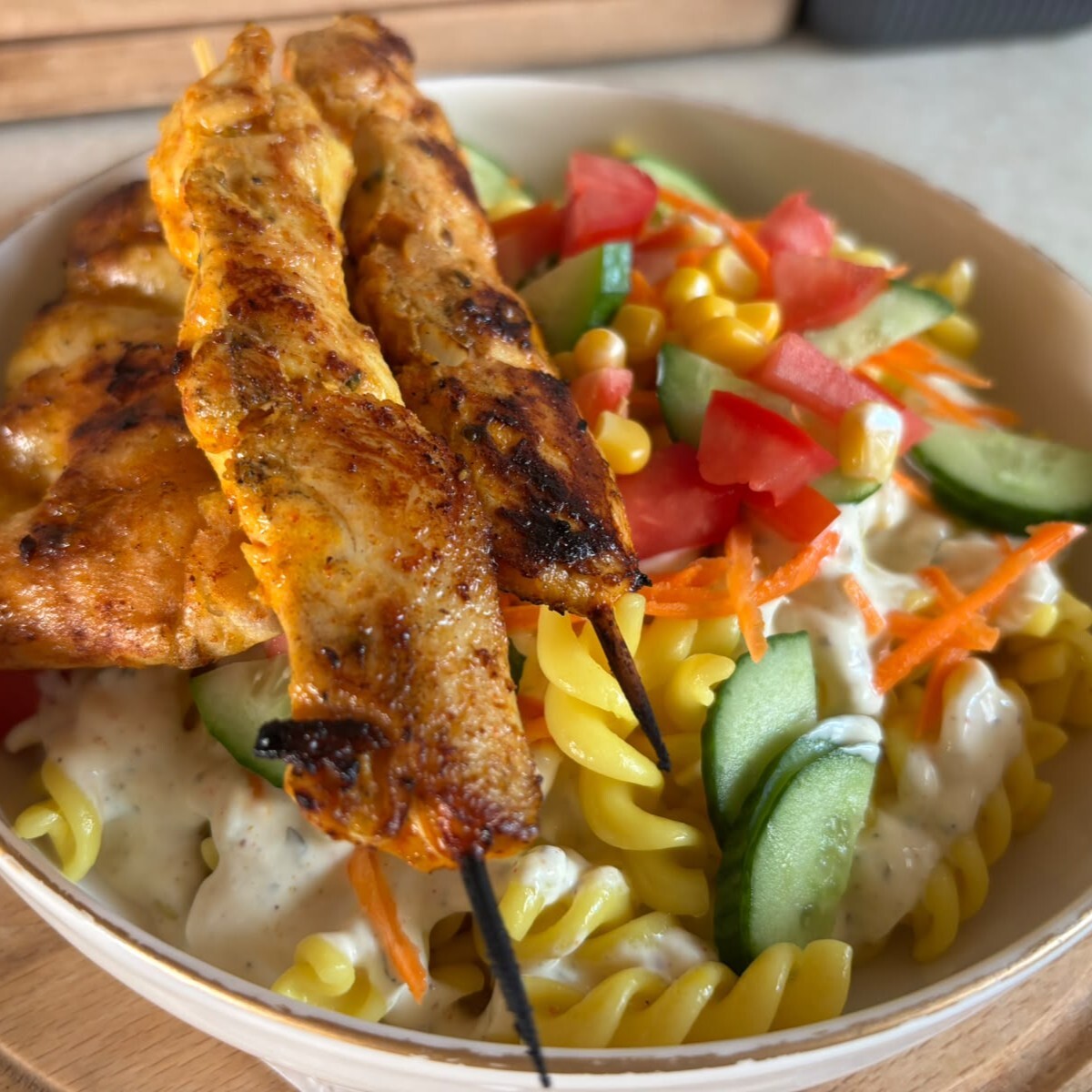 Tavuklu Makarna Salatası