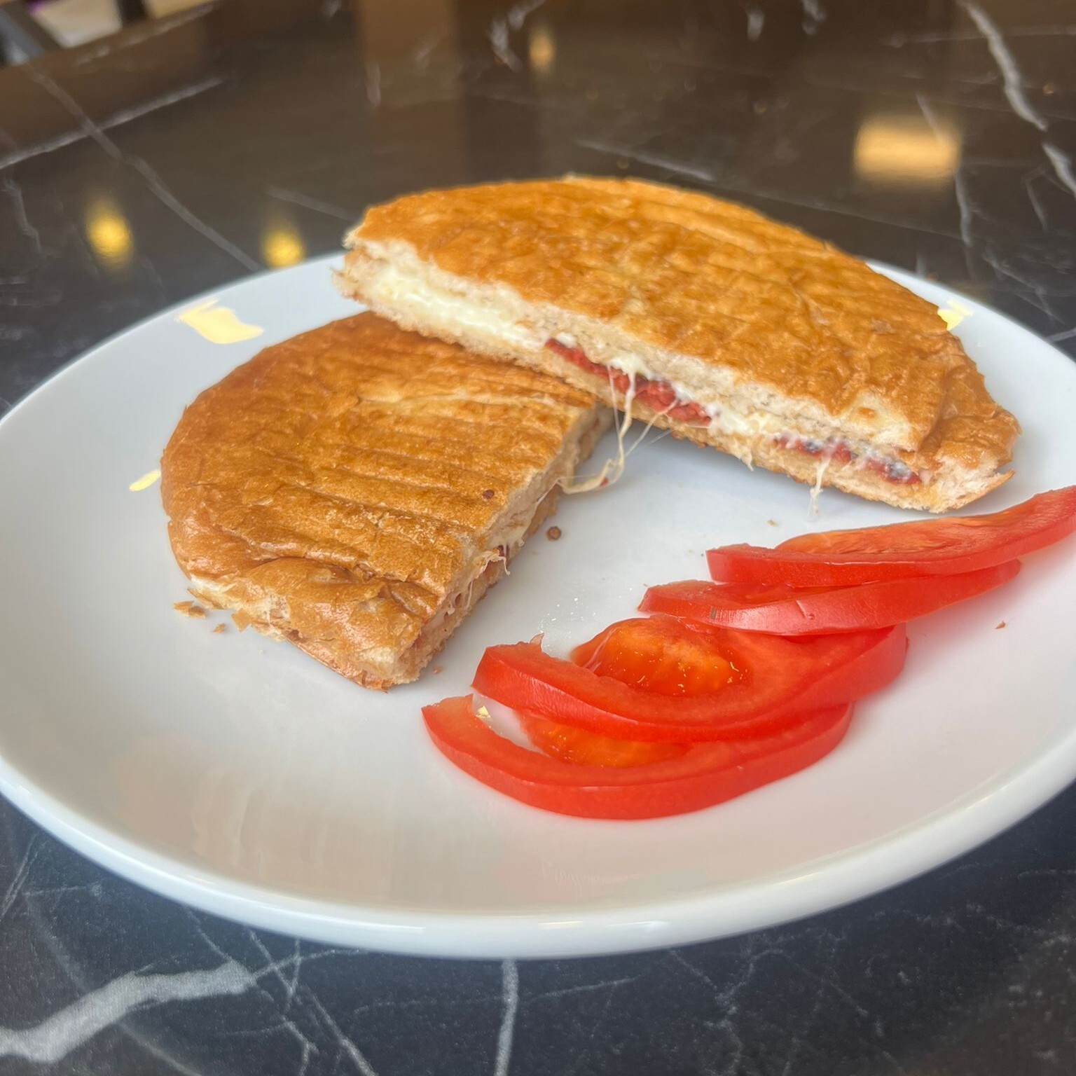 Kaşarlı - Sucuklu tost