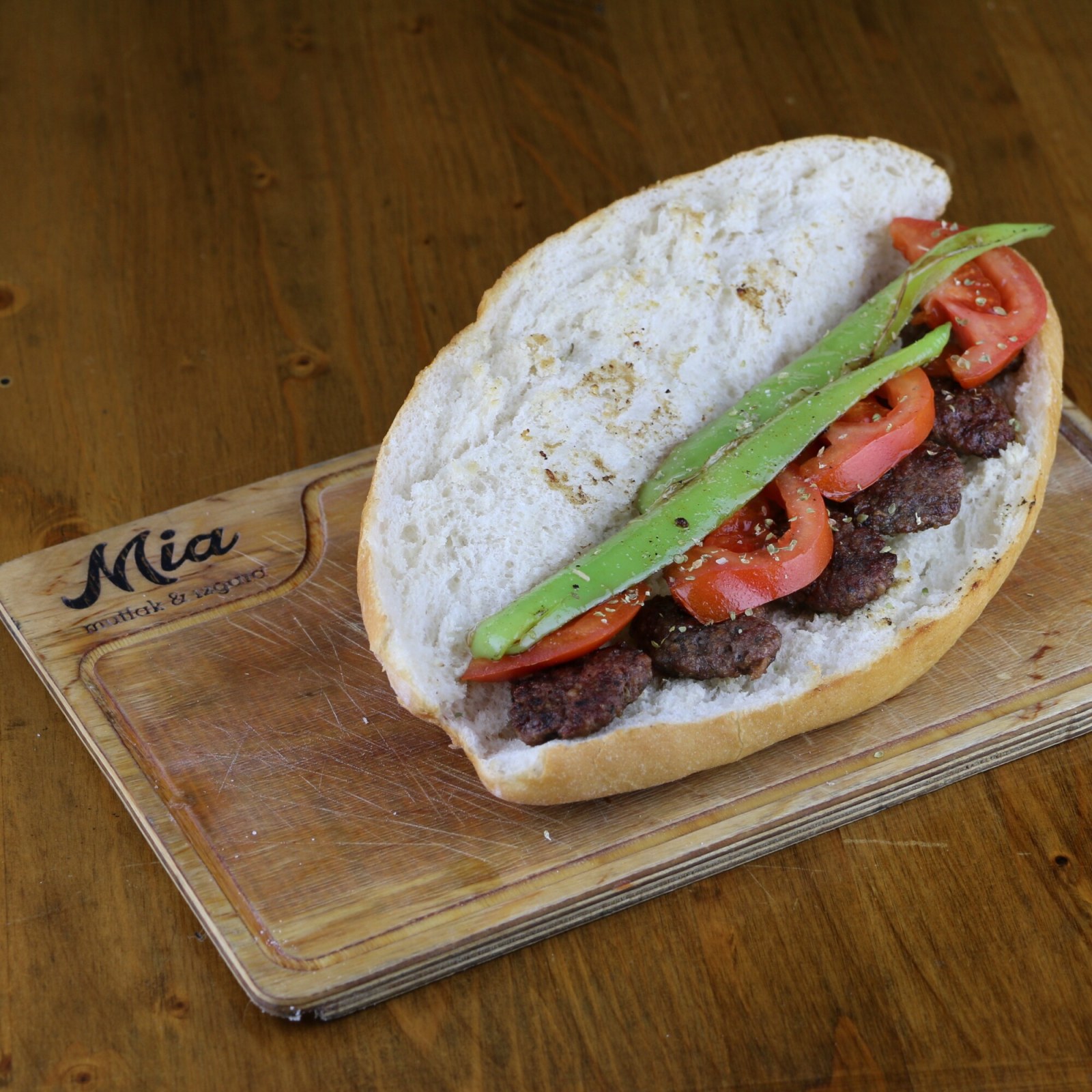 Ekmek Arası Izgara Köfte