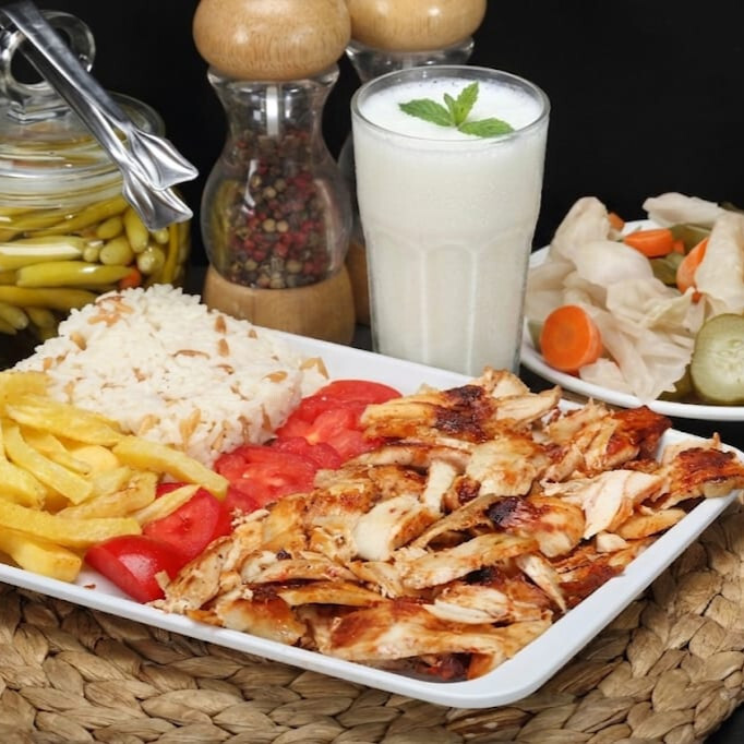 Pilav Üstü Tavuk Döner Porsiyon 150 gr + Ayran