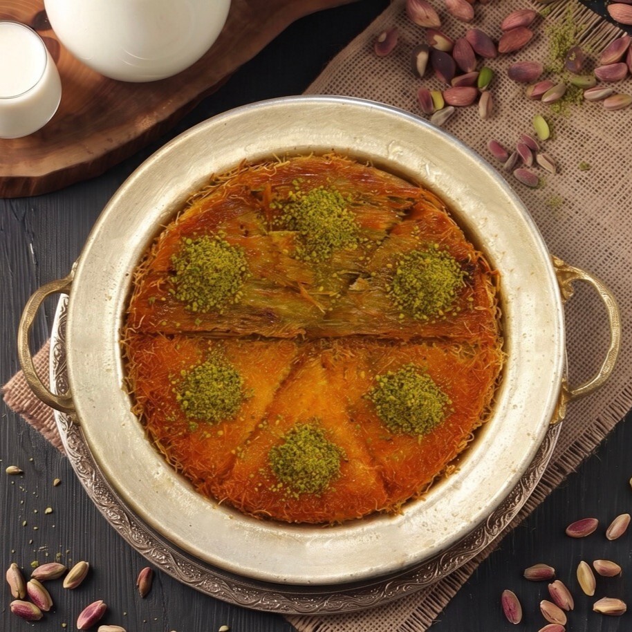 Yarı Kaymaklı Yarı Peynirli Künefe (2-3 Kişilik)