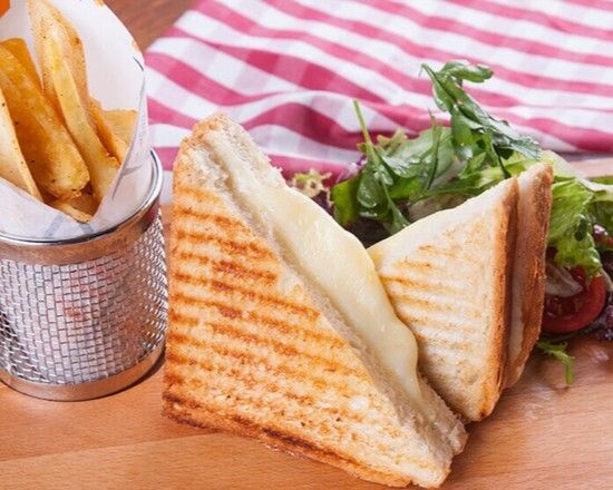 Kaşarlı Tost Menü
