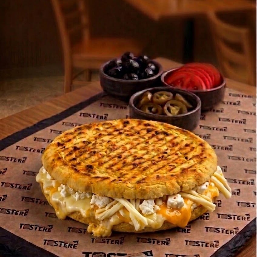 Bazlama Dört Peynirli Tost