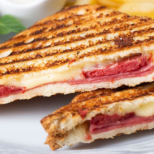 Kaşarlı Sucuklu Tost