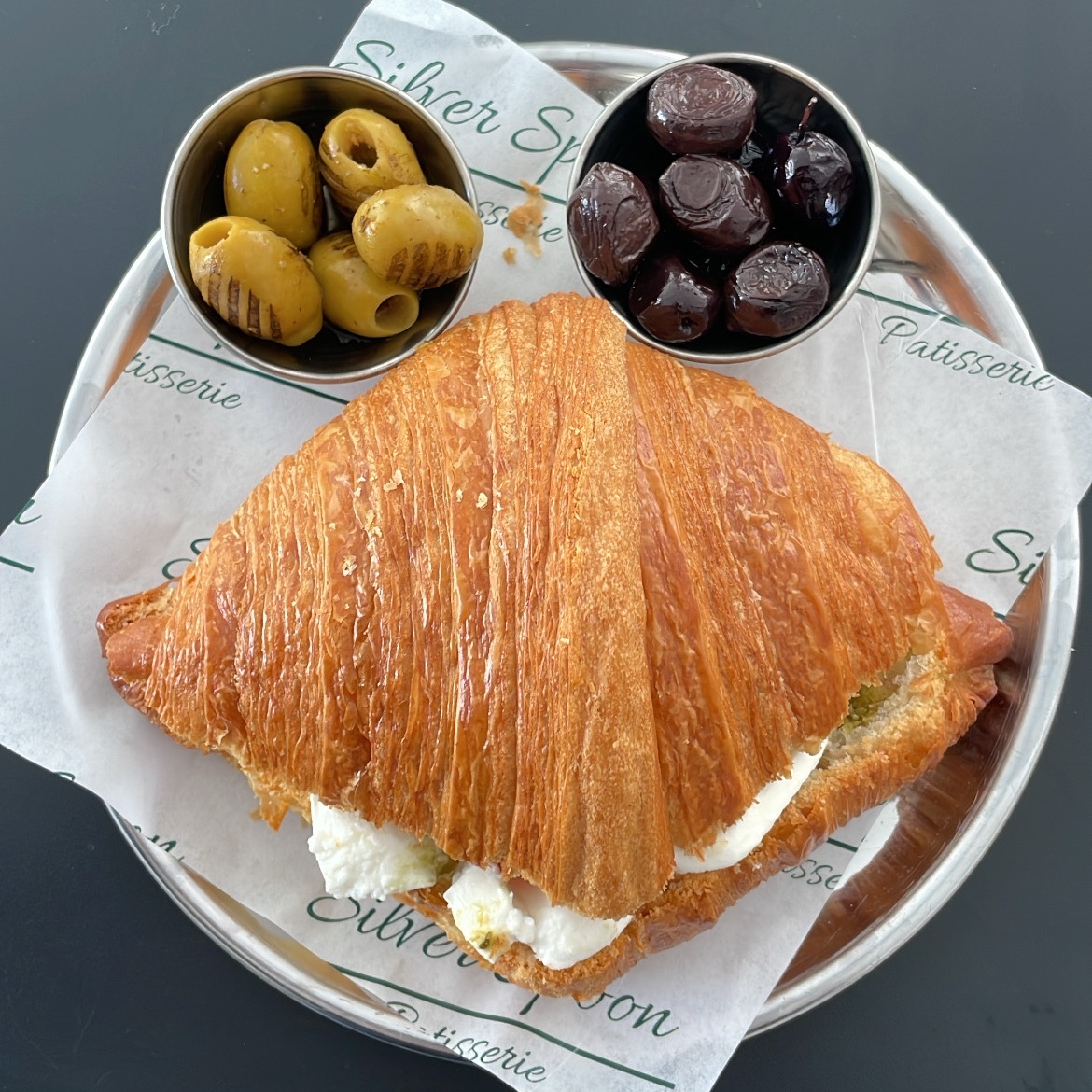 Mozzarella Kruvasan Sandviç