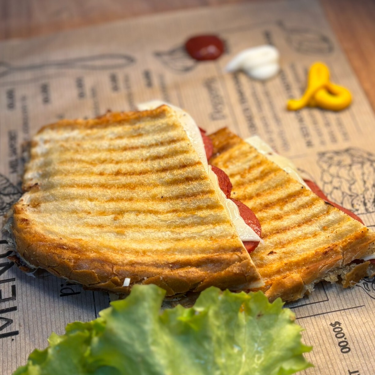 Salçalı Karışık Tost