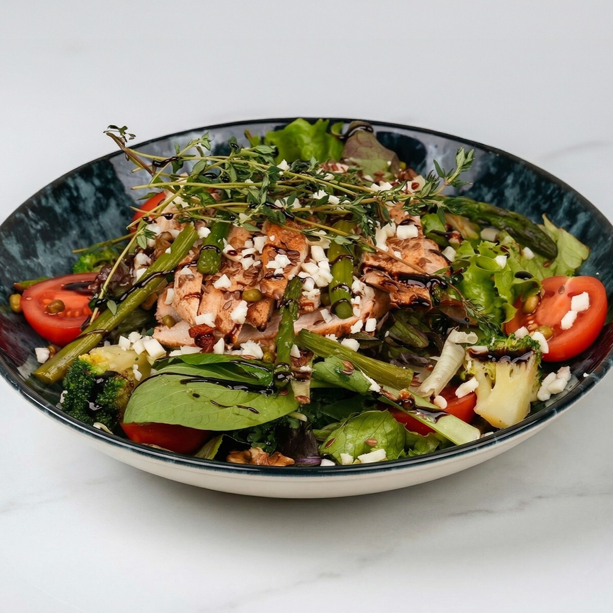 Izgara Tavuklu Salata