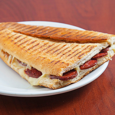 Sucuk Kaşar Tost