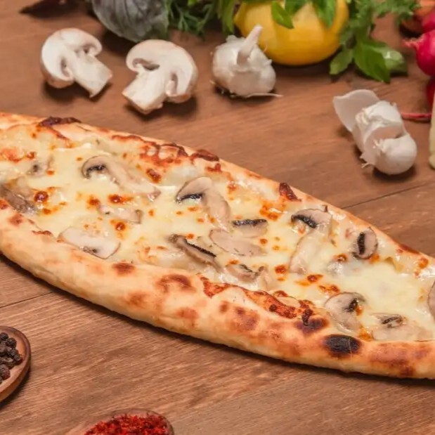 Kaşarlı Mantarlı Pide
