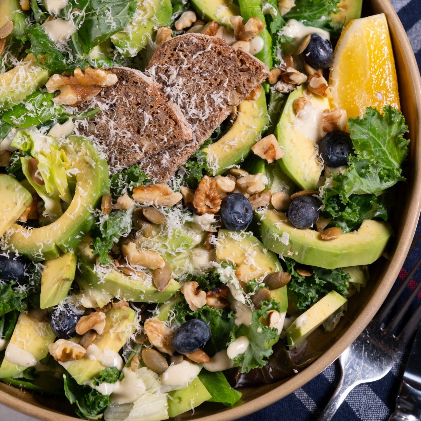 Kale Sezar Salata