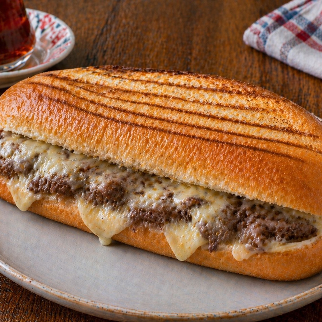 Kaşarlı Kavurmalı Tost