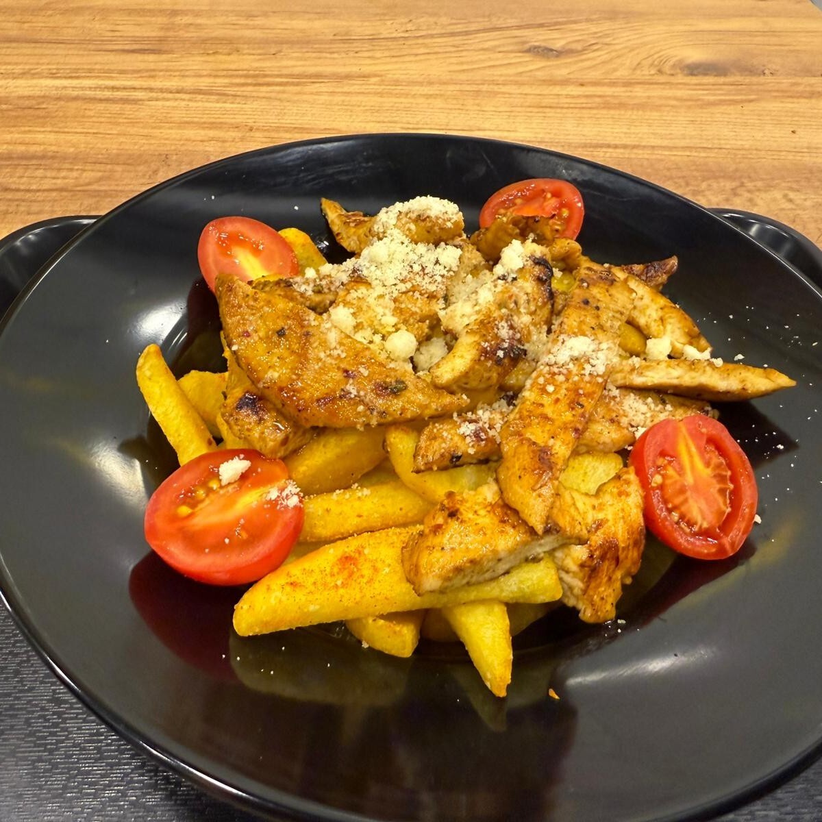 Izgara Tavuklu Patates Kızartması