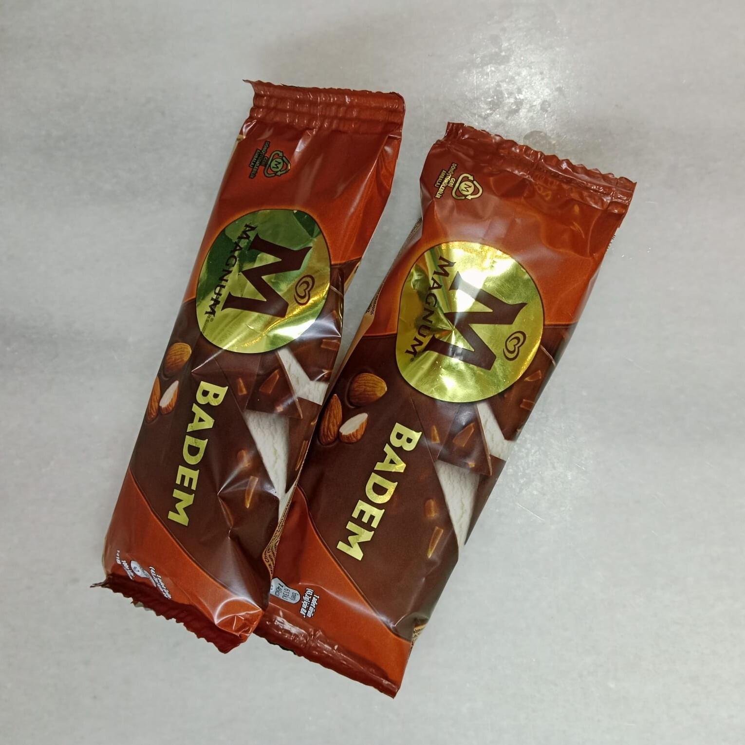 Magnum Mini Badem