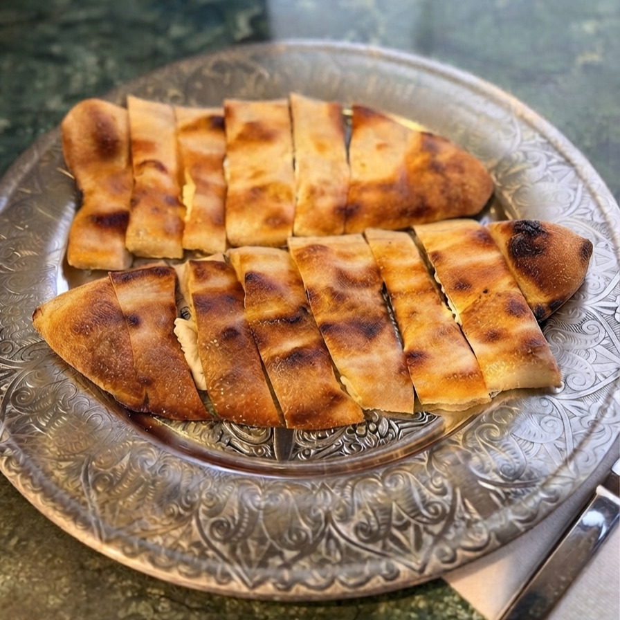 Peynirli Kır Pidesi