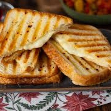 Kaşar Peynirli Tost