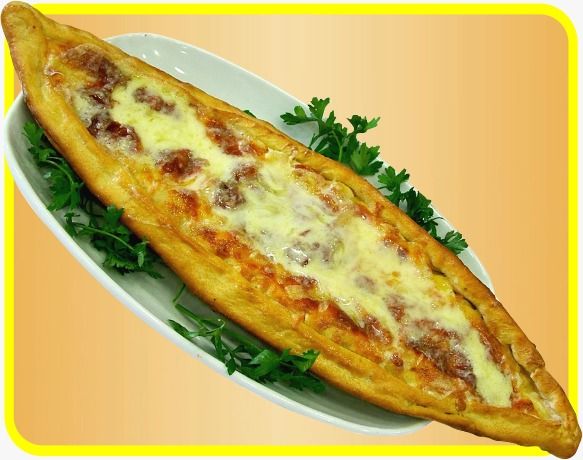 Kaşarlı Sucuklu Pide