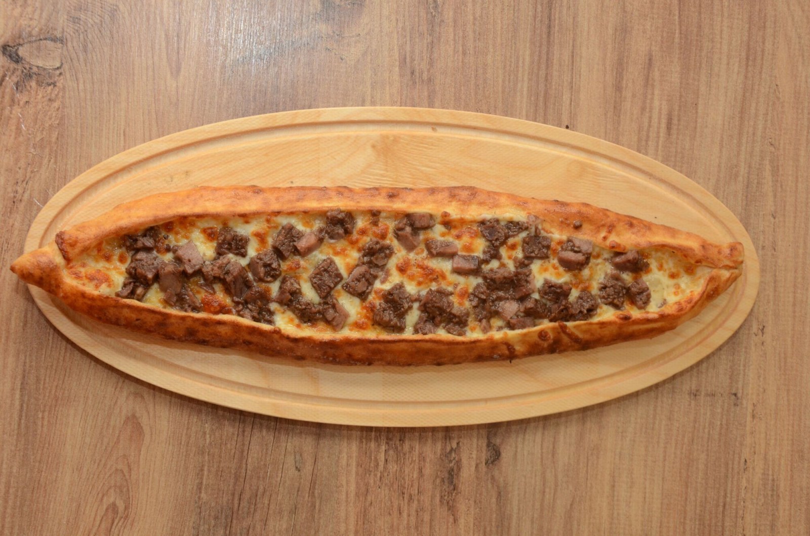 Kavurmalı Kaşarlı Pide