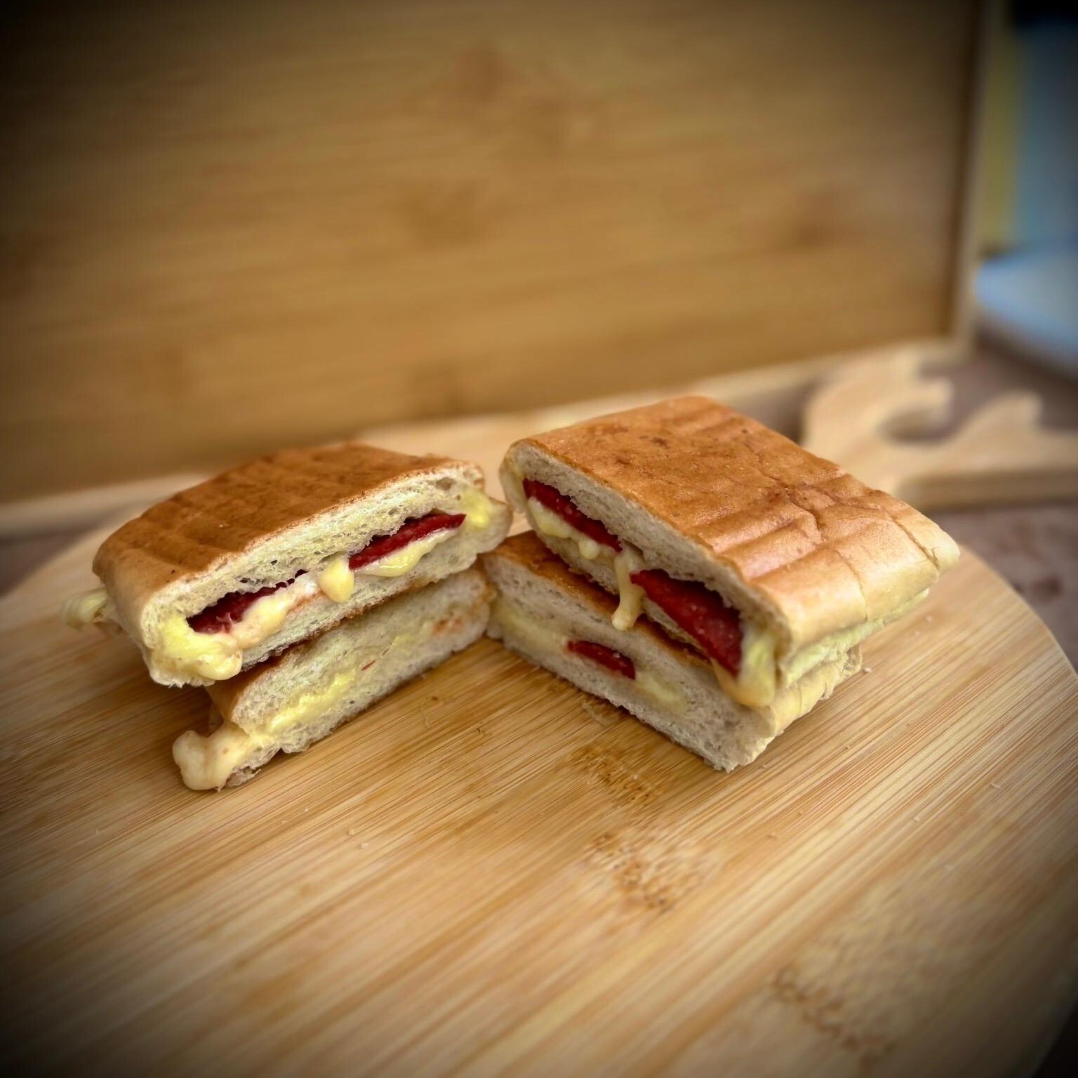 Yumurtalı Sucuklu Tost