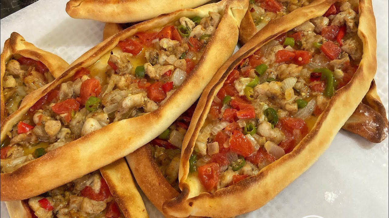 Tavuklu Pide
