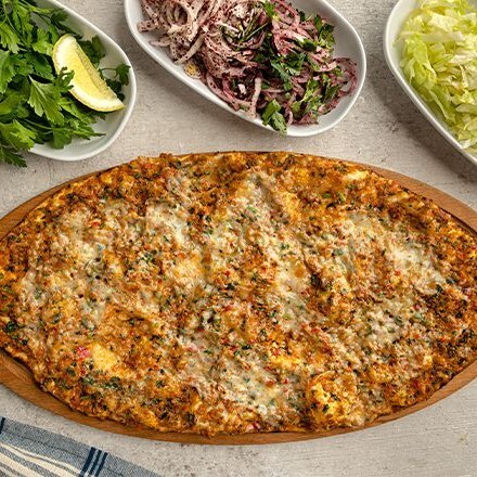 Kaşarlı Lahmacun