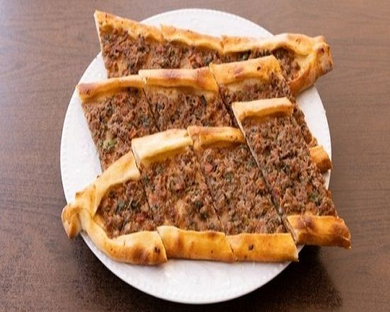 Kıymalı Pide + Coca-Cola (33 cl.)