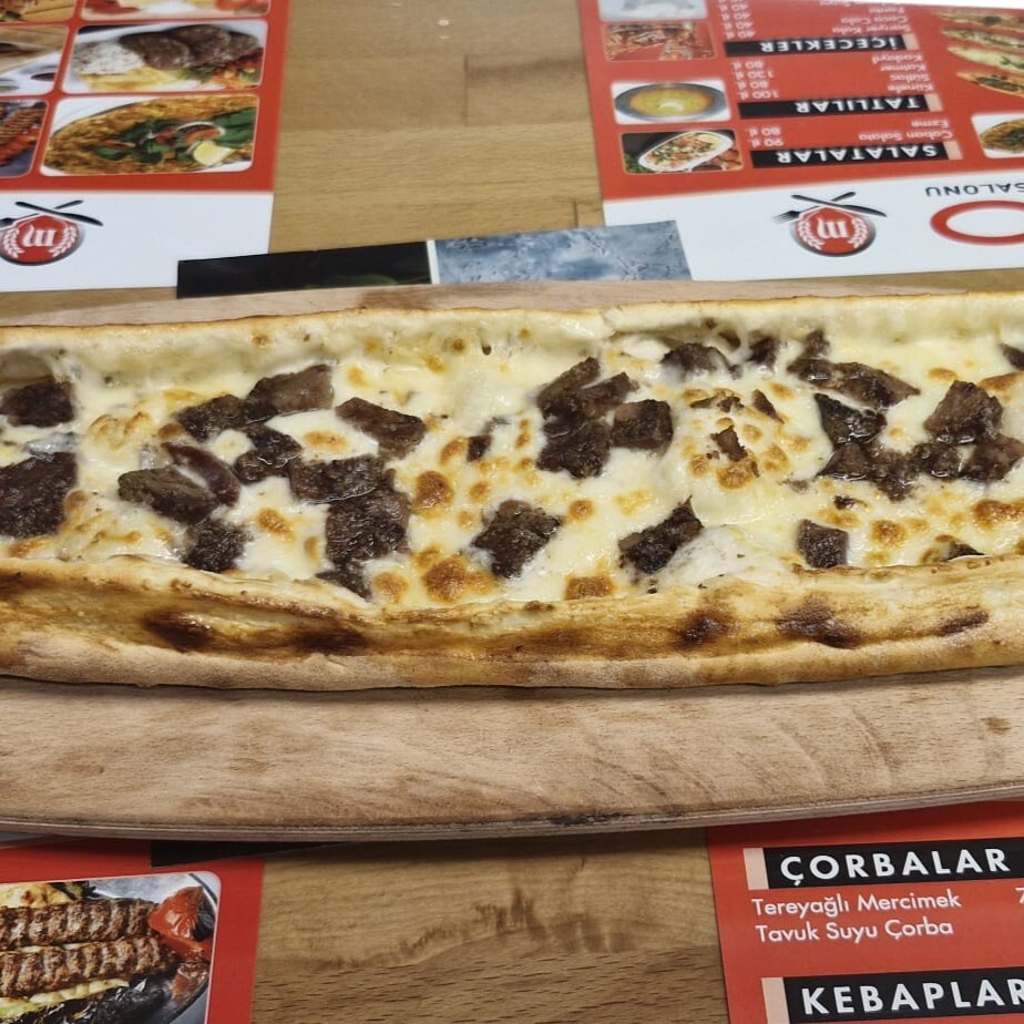 Kavurmalı Kaşarlı Pide